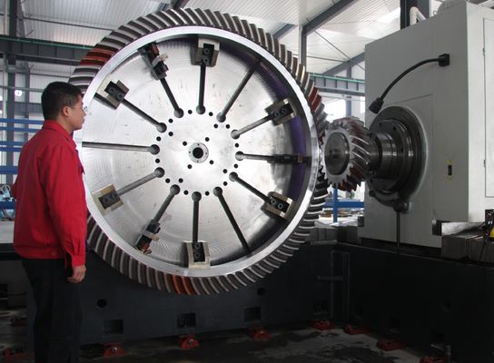 Big Diameter Spiral Bevel Gear Outter Dia 2000mm 20CrMnTi Bahan Panjang Menggunakan Kehidupan